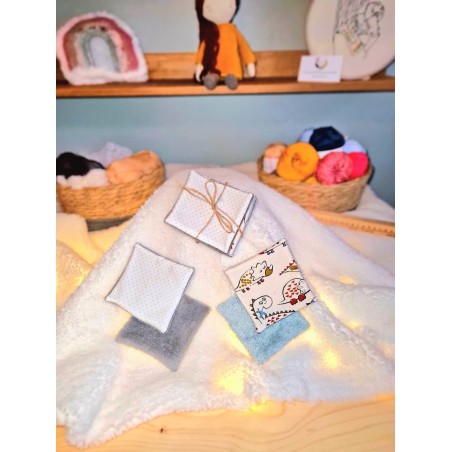 Lingettes dinos et pois